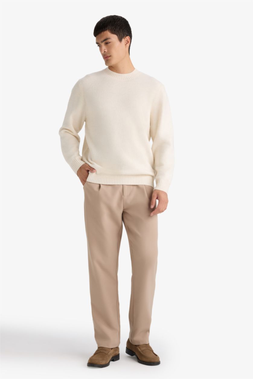 Man Ecru Relax Fit Crew Neck Knitwear Pullover