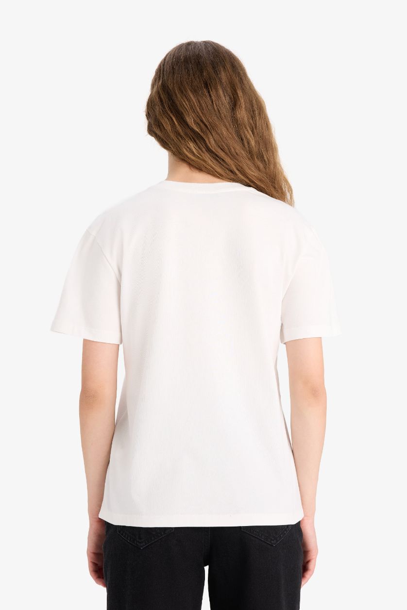 Kadın Kırık Beyaz %100 Pamuk Regular Fıt Atatürk Baskılı Tişört