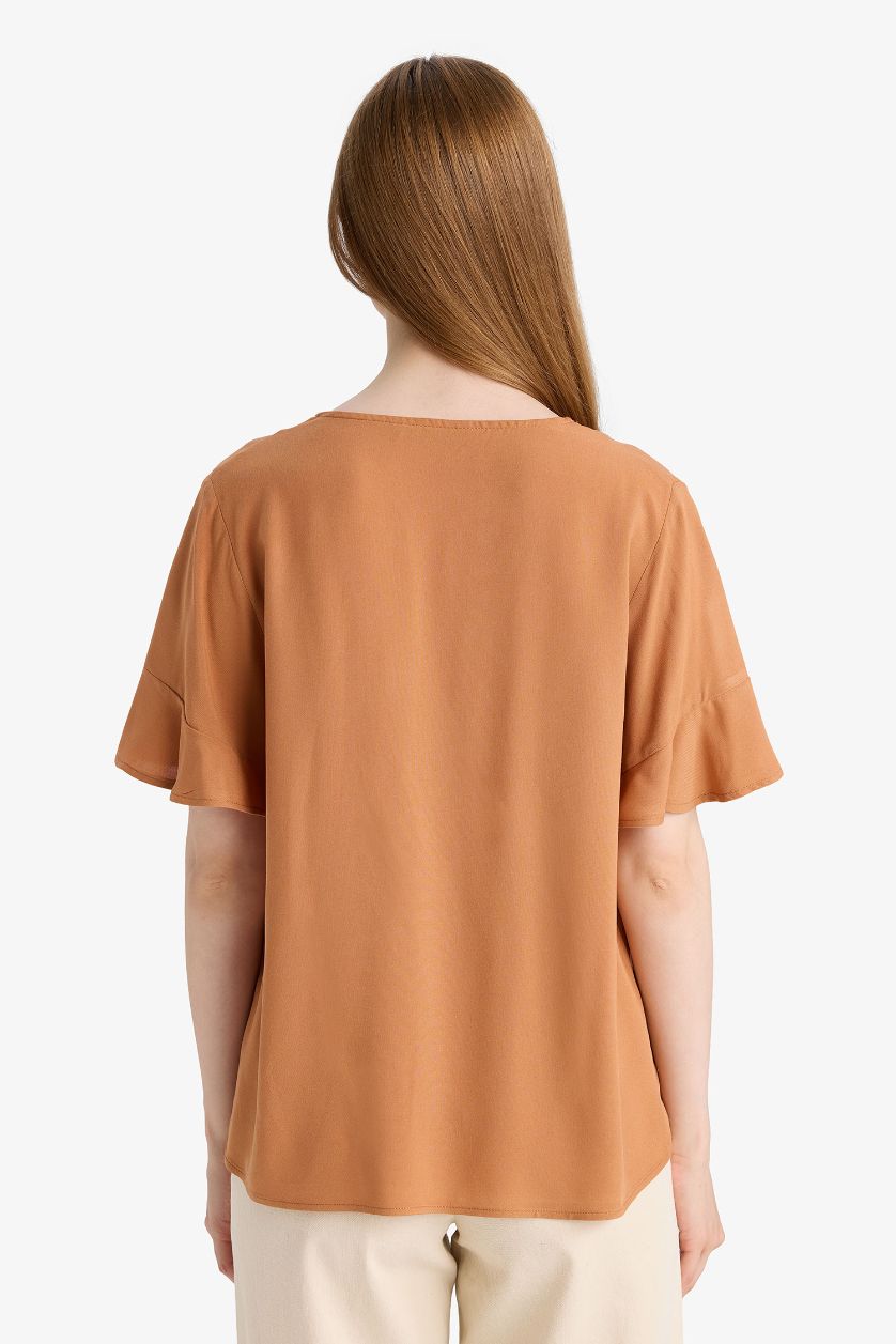 Kadın Açık Kahve Regular Fıt V Yaka Kısa Kollu Gömlek