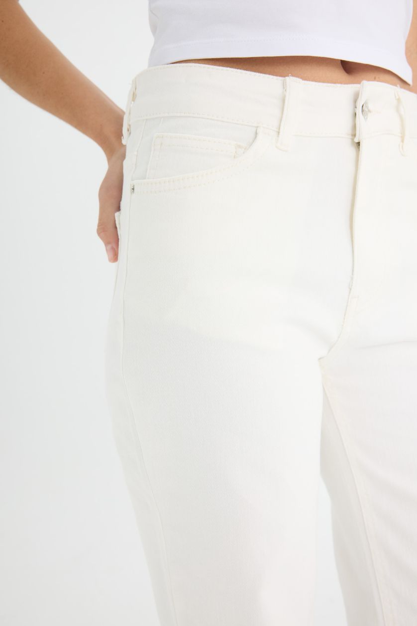 Kadın Beyaz Comfort Straight Normal Bel Bilek Boy Beyaz Jean Pantolon