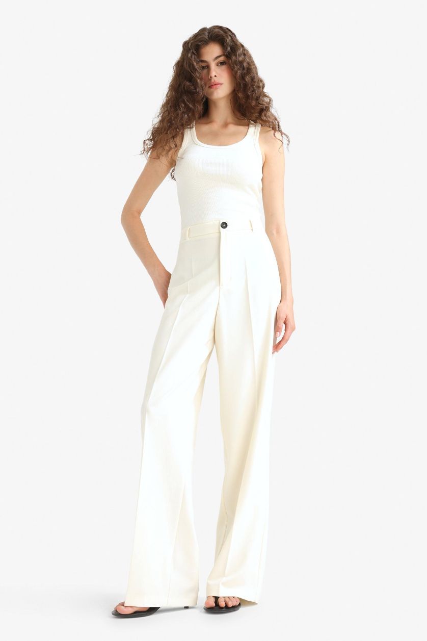 حريمي بيج فاتح بنطلون قصة مستقيمة بجيب وخصر عادي