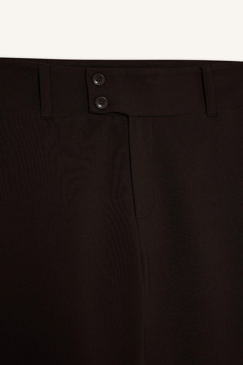 نساء بني بنطرون فلير فيت برجل واسع وخصر عادي