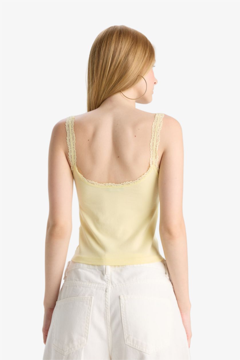 Kadın Açık Sarı Fitted Dantel Yaka Penye Atlet