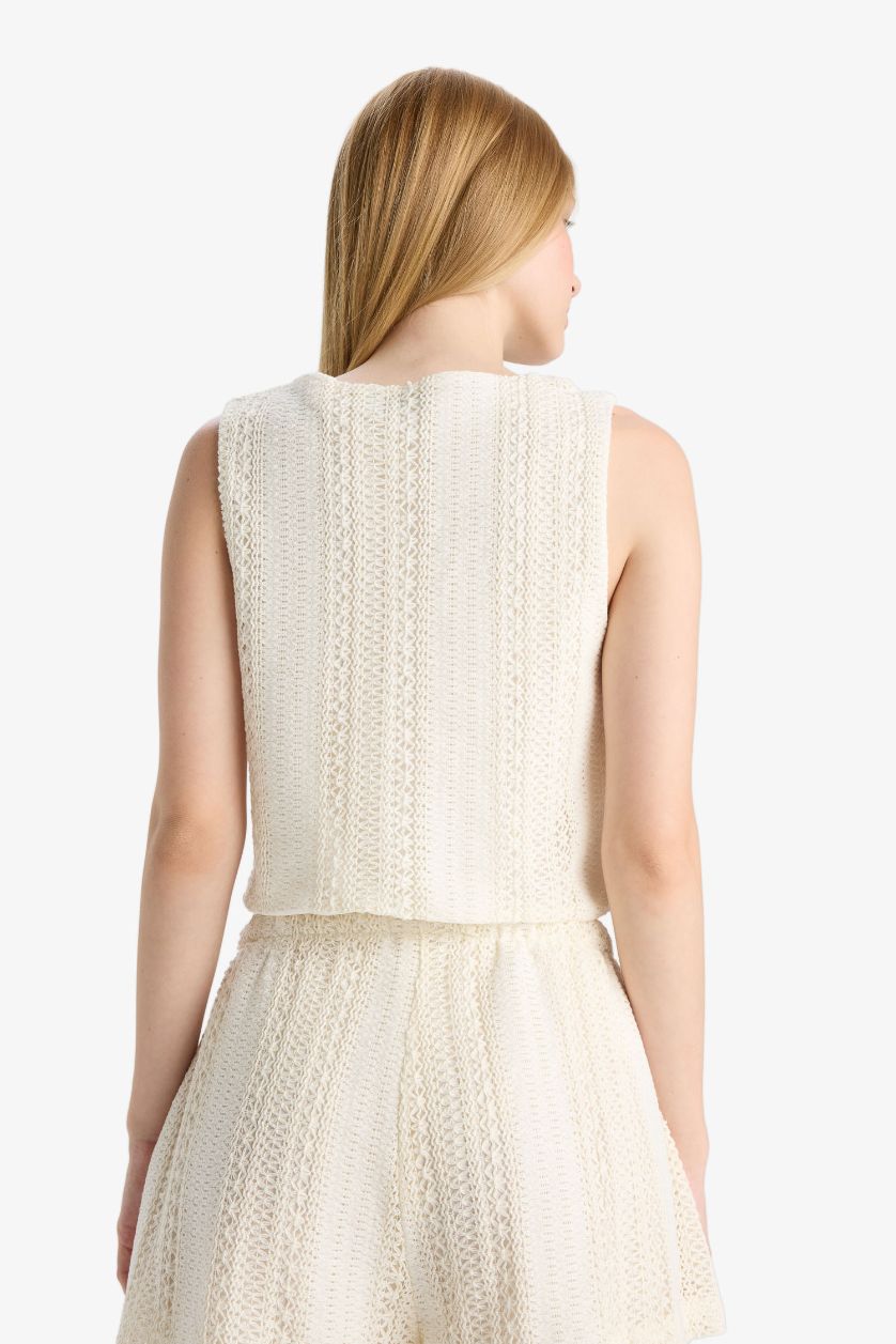 Kadın Ekru Loose Fit V Yaka Triko Görünümlü Önden Bağlamalı Kolsuz Bluz