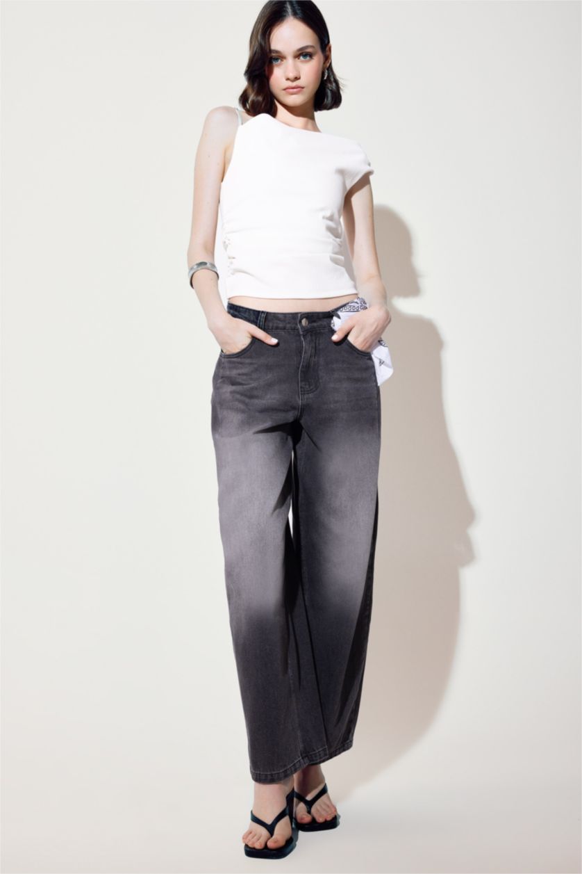 Kadın Ekru Asimetrik Tek Omuzlu Krep Bluz