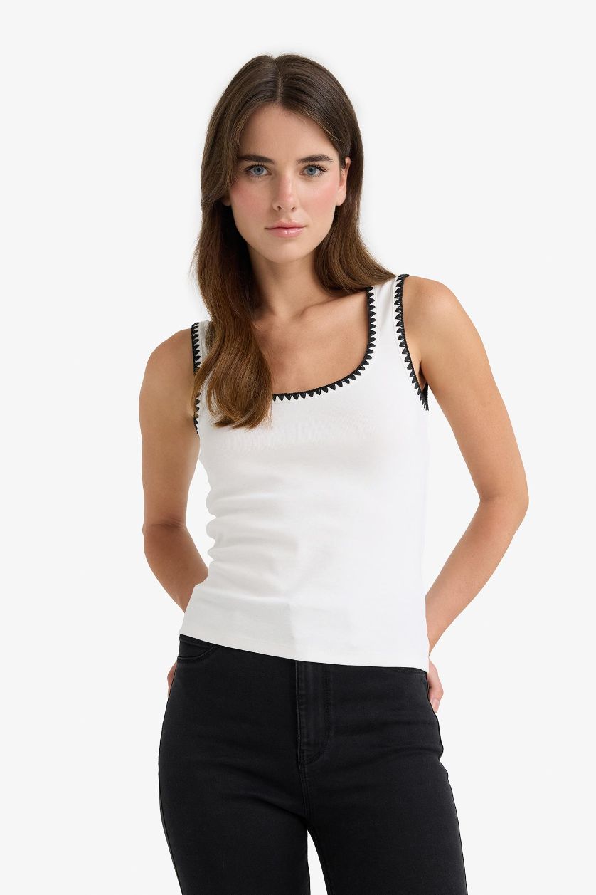 Kadın Ekru Slim Fit Dar Kesim Yuvarlak Yaka Ribana Atlet