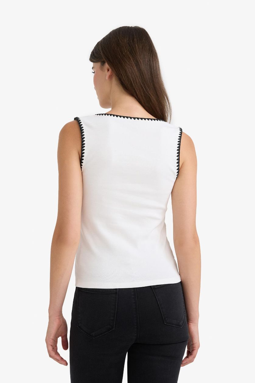 Kadın Ekru Slim Fit Dar Kesim Yuvarlak Yaka Ribana Atlet