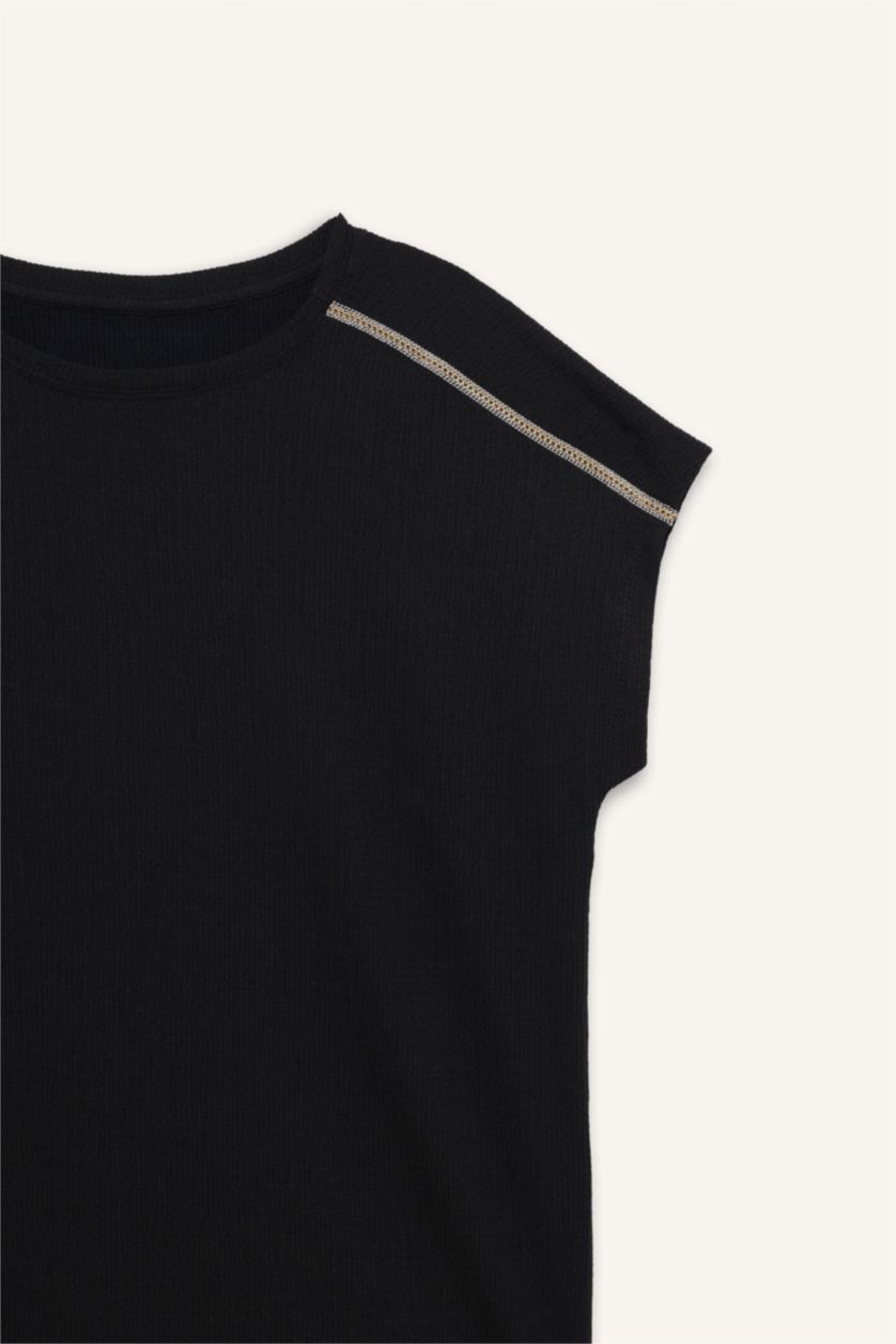 Woman Black Crew Neck Crepe Short Sleeve Black T-Shirt