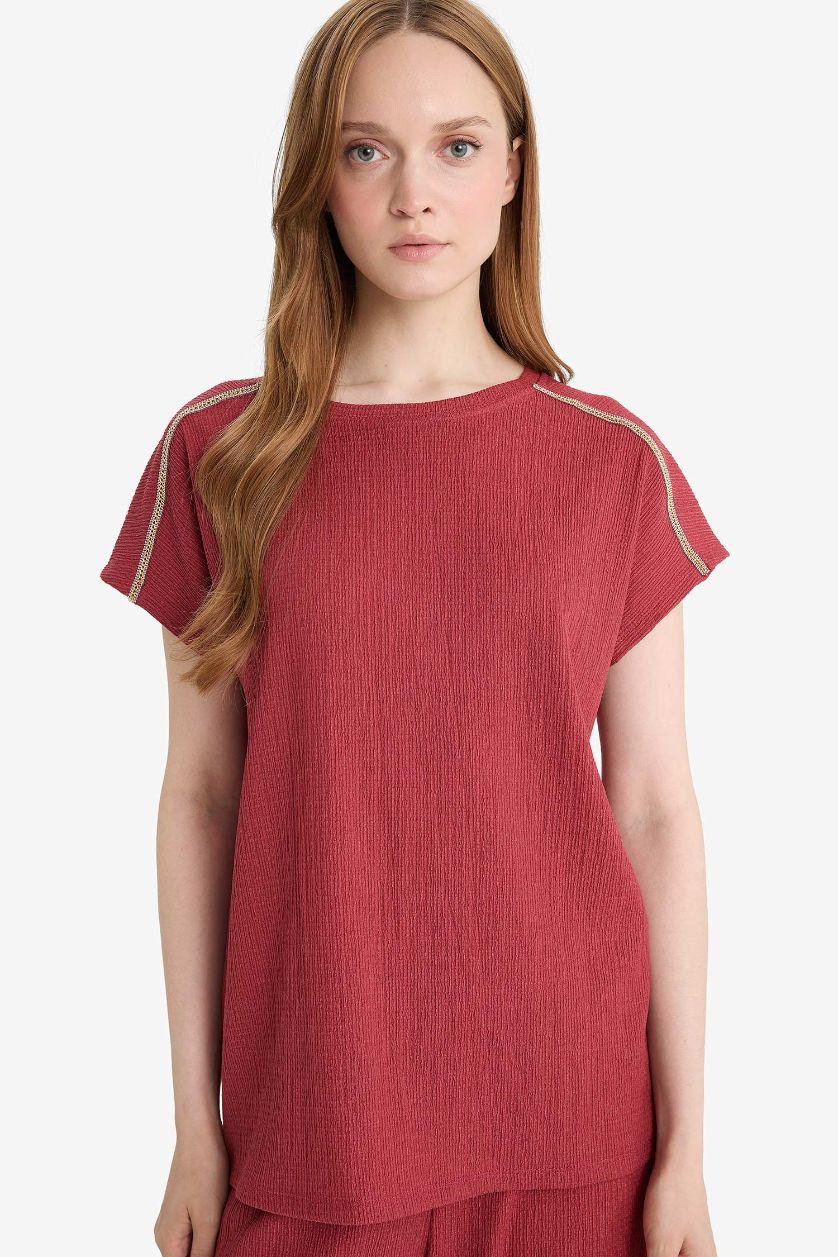Woman Bordeaux Crew Neck Crepe Short Sleeve T-Shirt