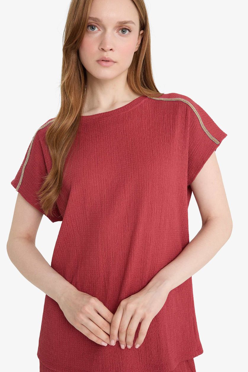 Woman Bordeaux Crew Neck Crepe Short Sleeve T-Shirt