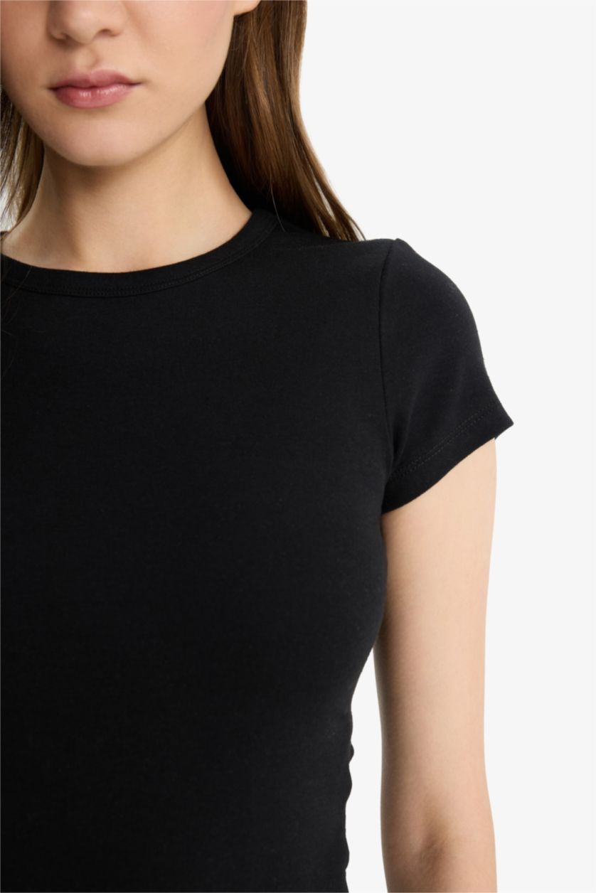 Kadın Kırık Beyaz Fıtted Ribana Kısa Kollu Tişört