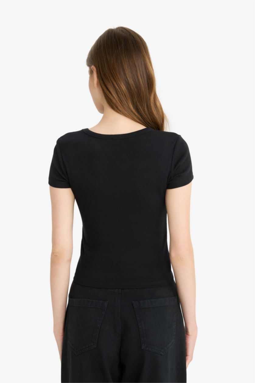 Kadın Kırık Beyaz Fıtted Ribana Kısa Kollu Tişört