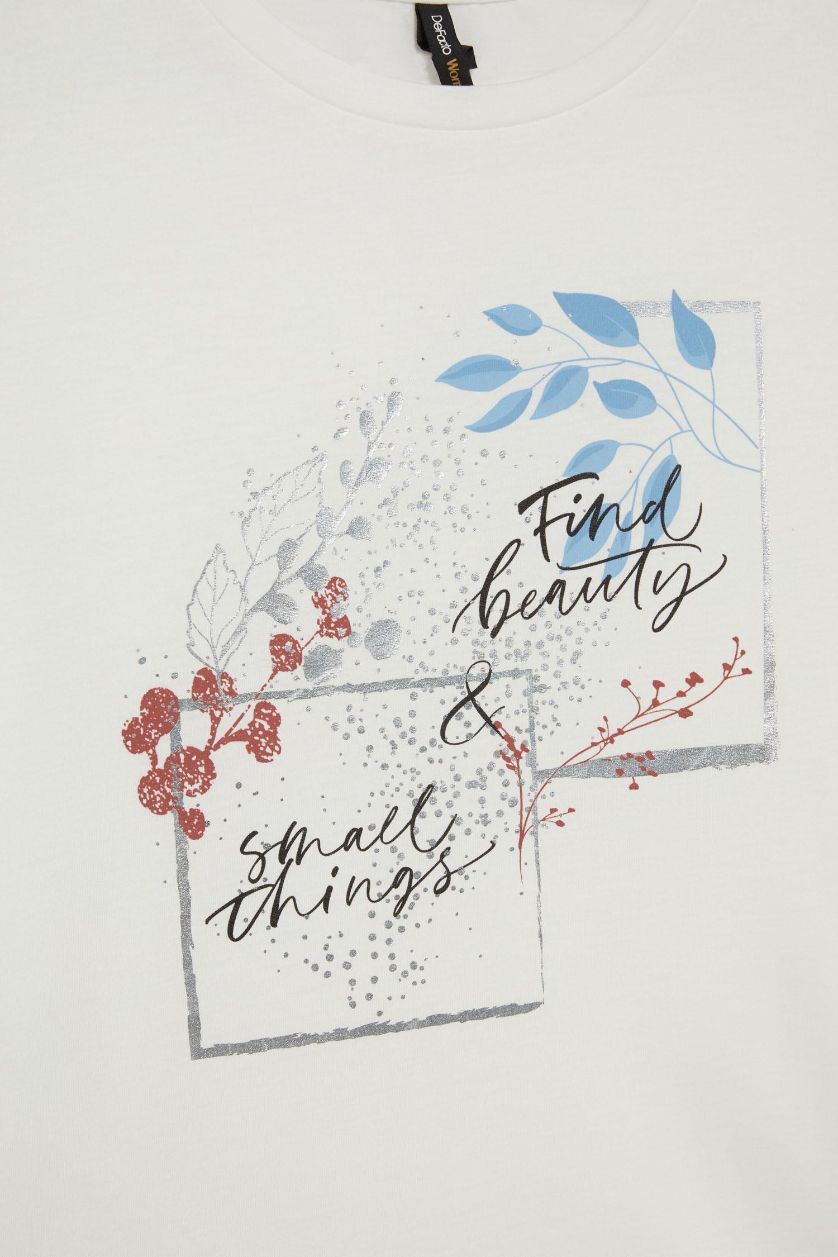 نساء بيج فاتح تيشيرت نص كم مطبوع قصة عادية برقبة مستديرة