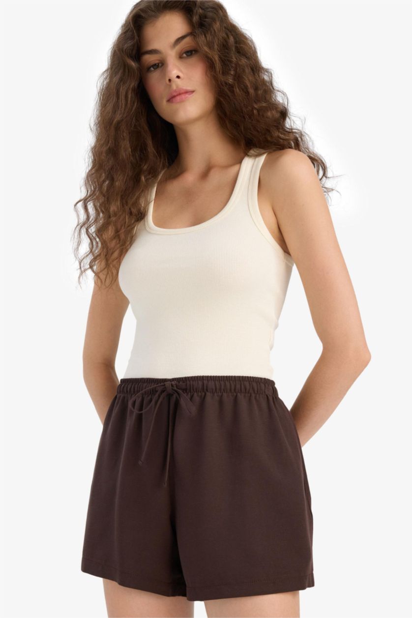 Kadın Kahve Normal Bel Kısa Paça Keten Karışımlı Şort