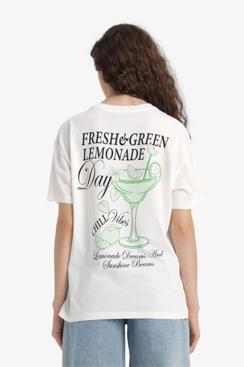 Kadın Kırık Beyaz Oversize Geniş Kalıp Bisiklet Yaka Sırt Baskılı Kısa Kollu Tişört