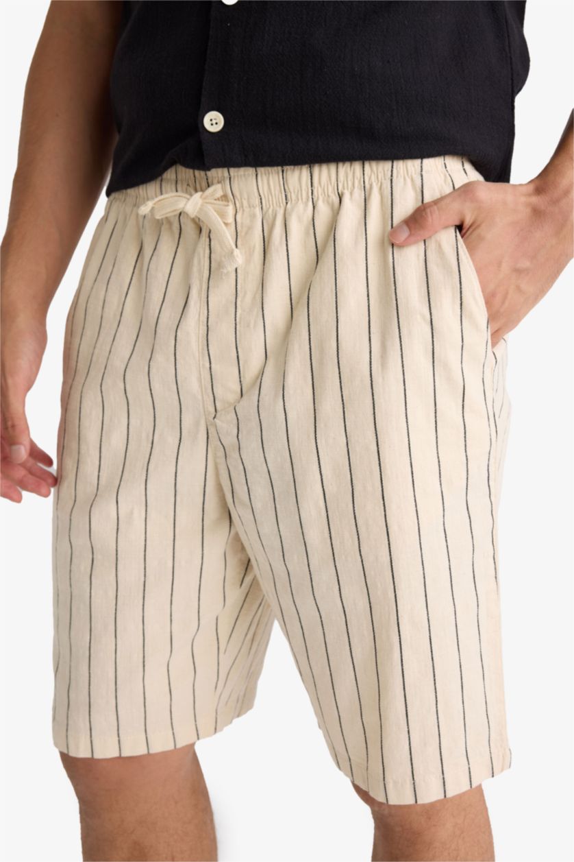 Erkek Doğal Açık Bej Çizgili Bermuda Şort