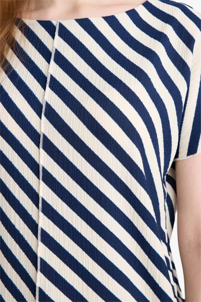 Kadın Ekru Regular Fıt Bürümcük Kısa Kollu Tişört