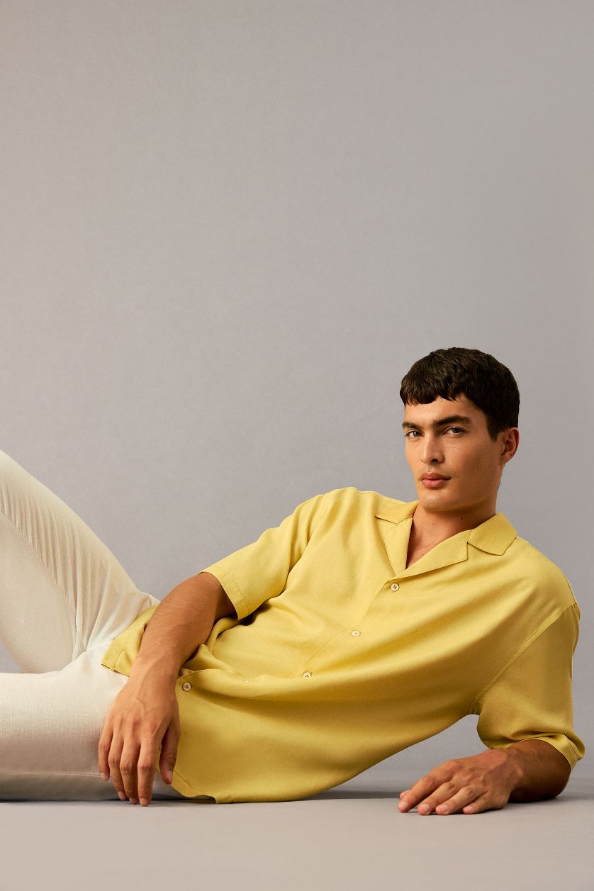 Man Light Yellow Relax Fit Polo Neck Tencel Short Sleeve Shirt