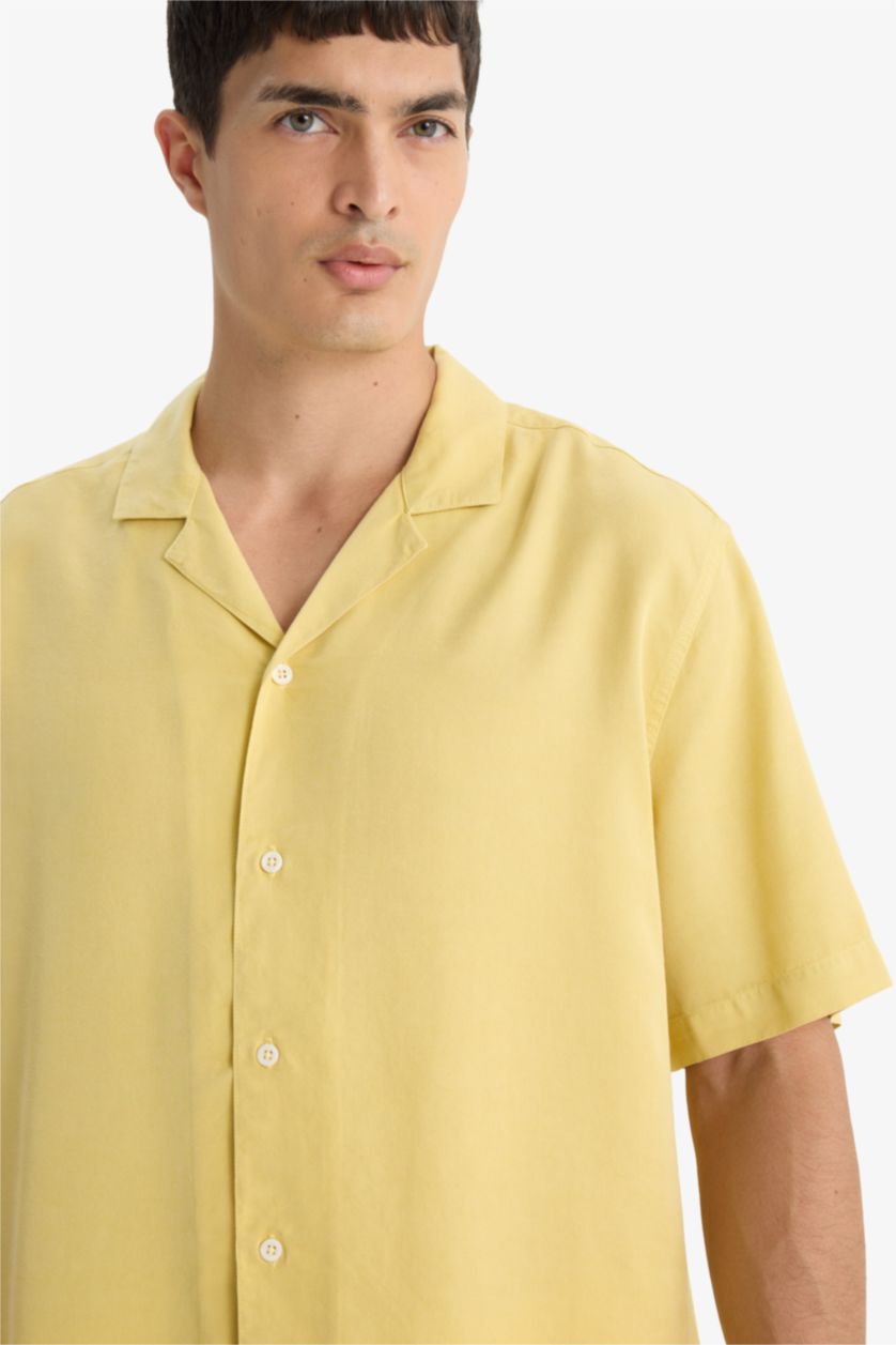 Man Light Yellow Relax Fit Polo Neck Tencel Short Sleeve Shirt