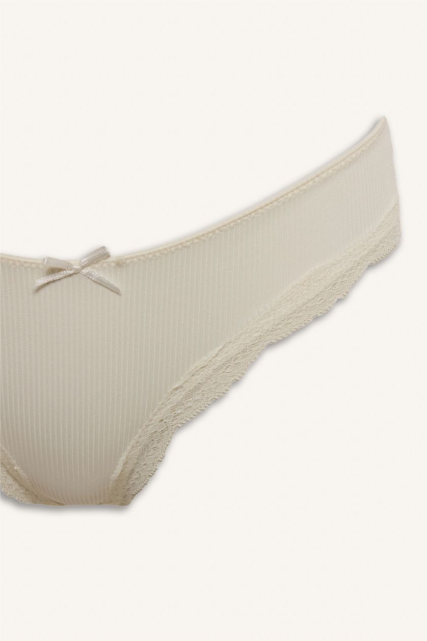 نساء بيج فاتح كلوت برازيلي ميكرو بتفاصيل دانتيل