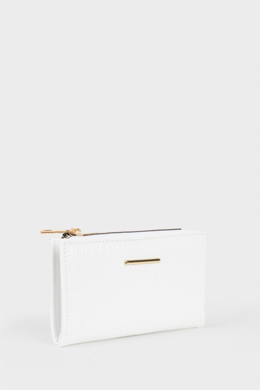 Woman White Woman Faux Leather Wallets