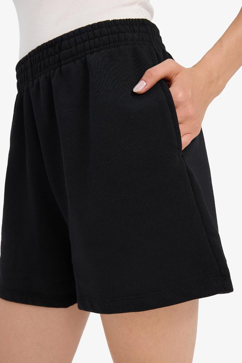 حريمي أسود شورت قصة عادية بجيب وخصر مطاطي