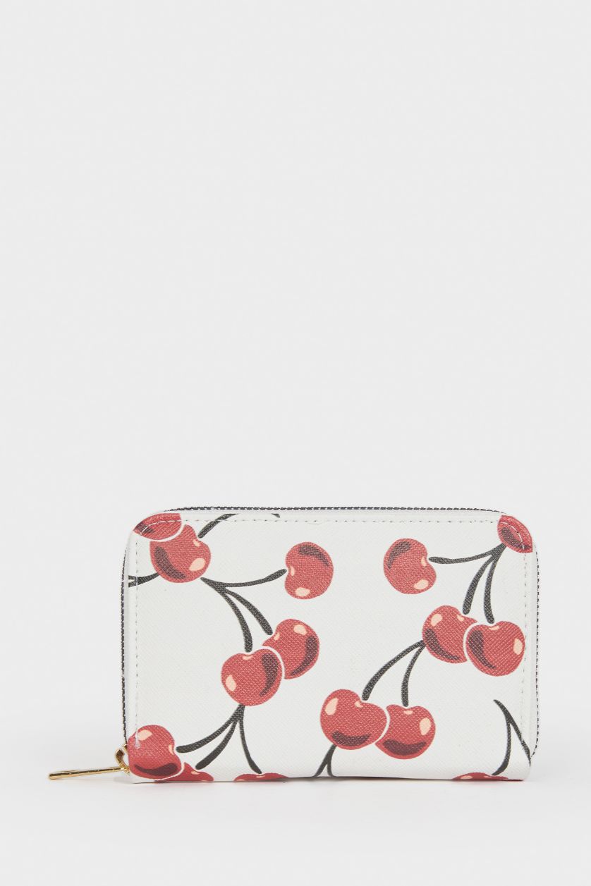 Woman White Woman Faux Leather Wallets