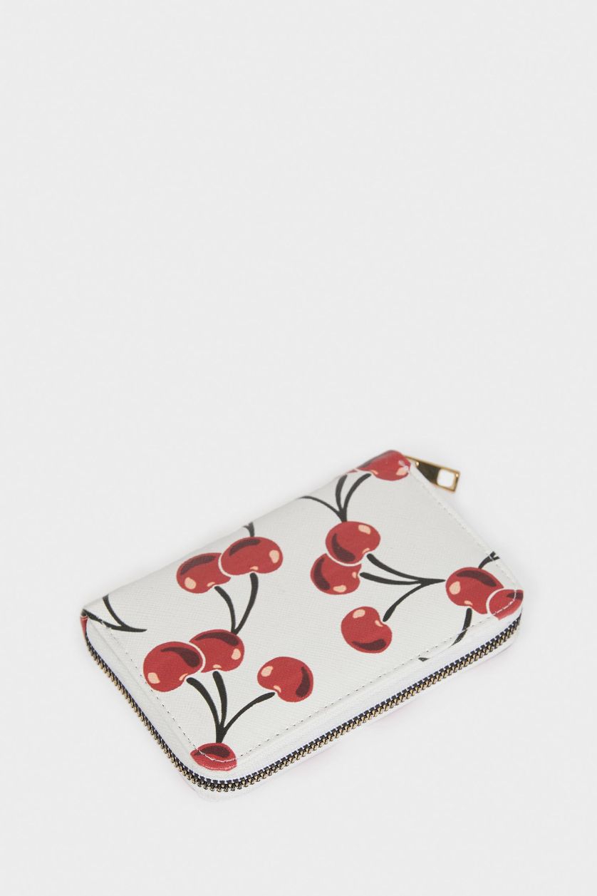 Woman White Woman Faux Leather Wallets