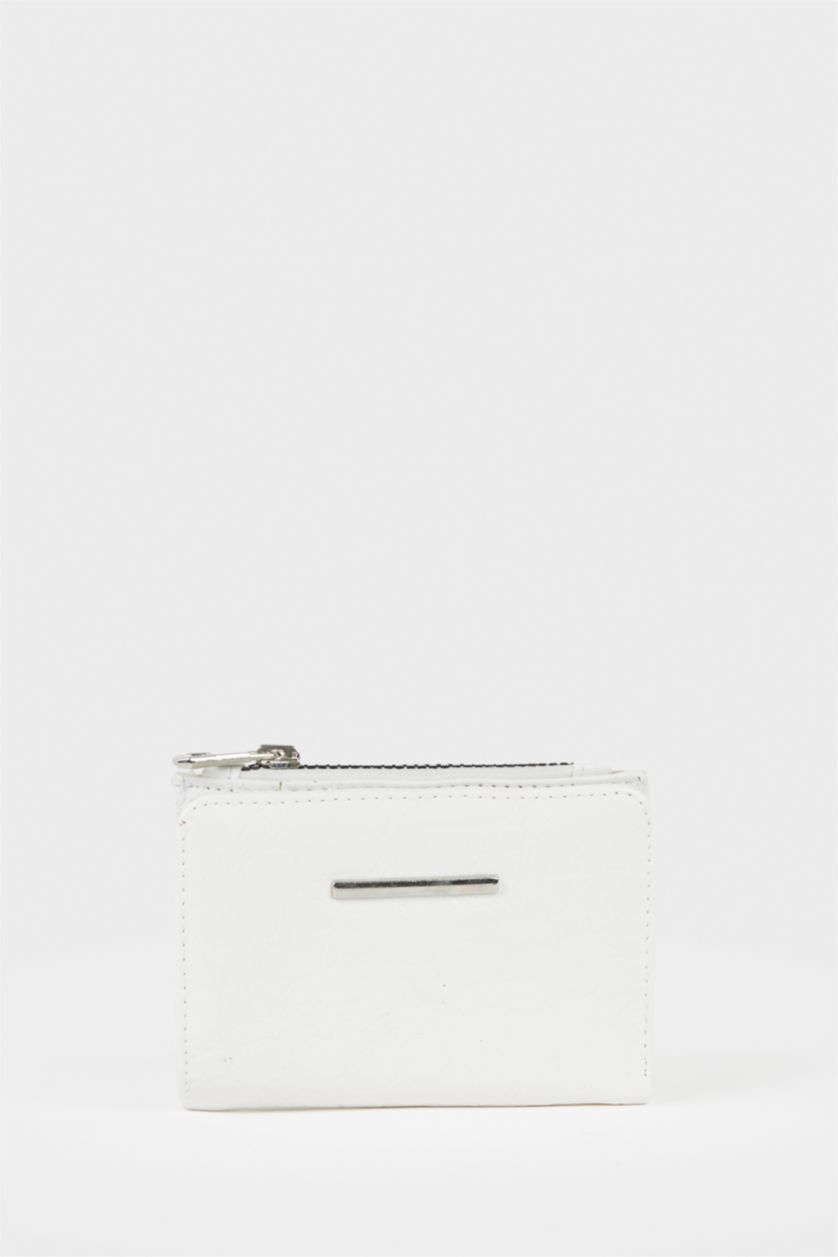 Woman White Woman Faux Leather Wallets