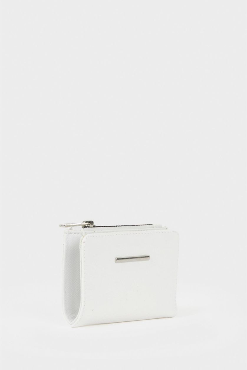 Woman White Woman Faux Leather Wallets