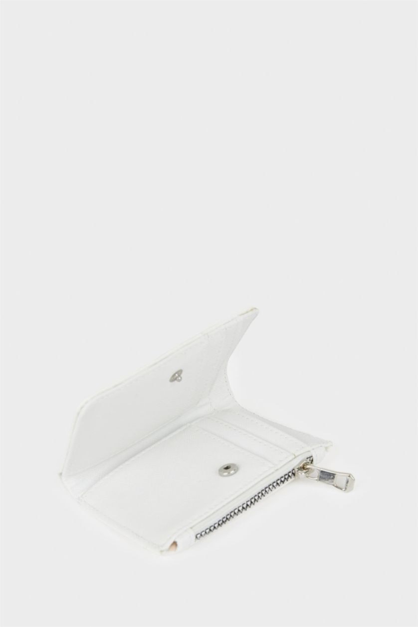 Woman White Woman Faux Leather Wallets