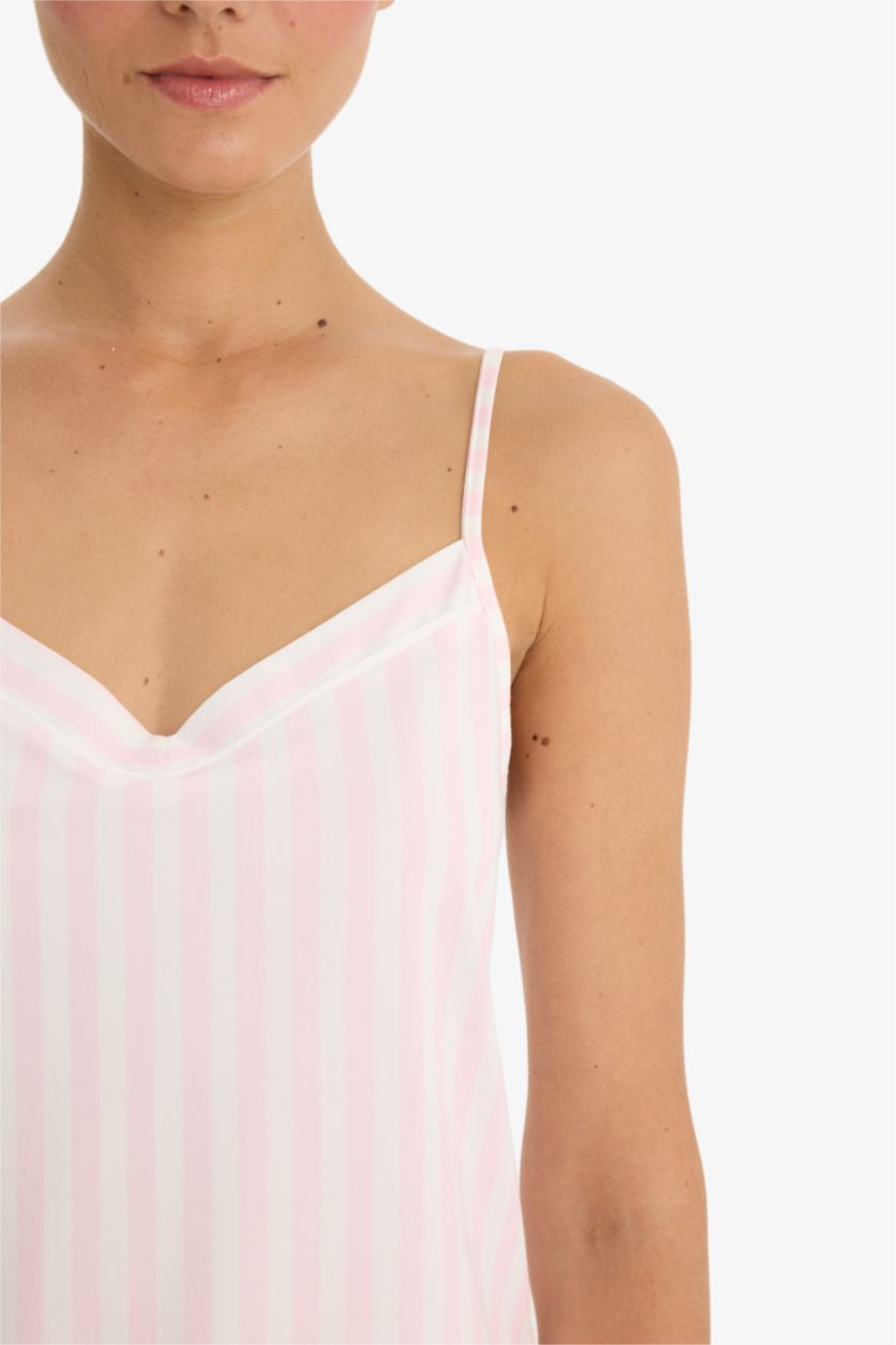 Kadın Açık Pembe Regular Fit V Yaka Askılı Üst