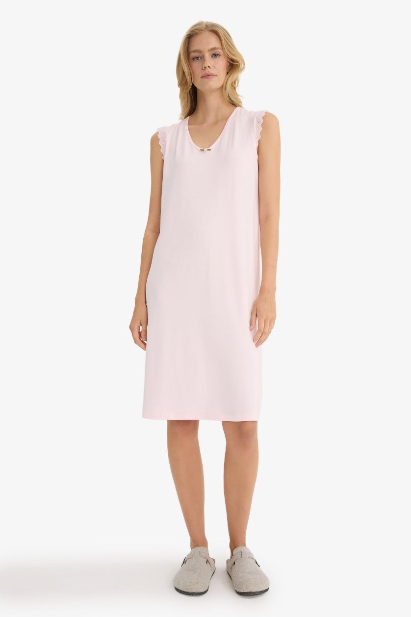 Woman Light Pink Fall in Love Regular Fit V-Neck Sleeveless Nightgown