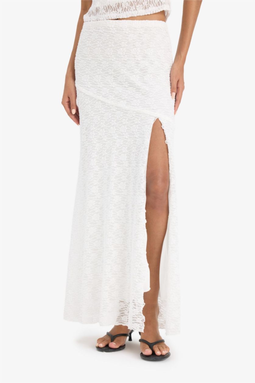 Woman Ecru A Cut Lace Normal Waist Midi Knitted Skirt