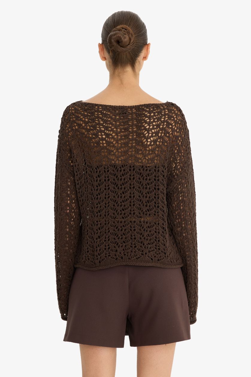 Kadın Kahve Regular Fit Kayık Yaka Ajurlu Kazak