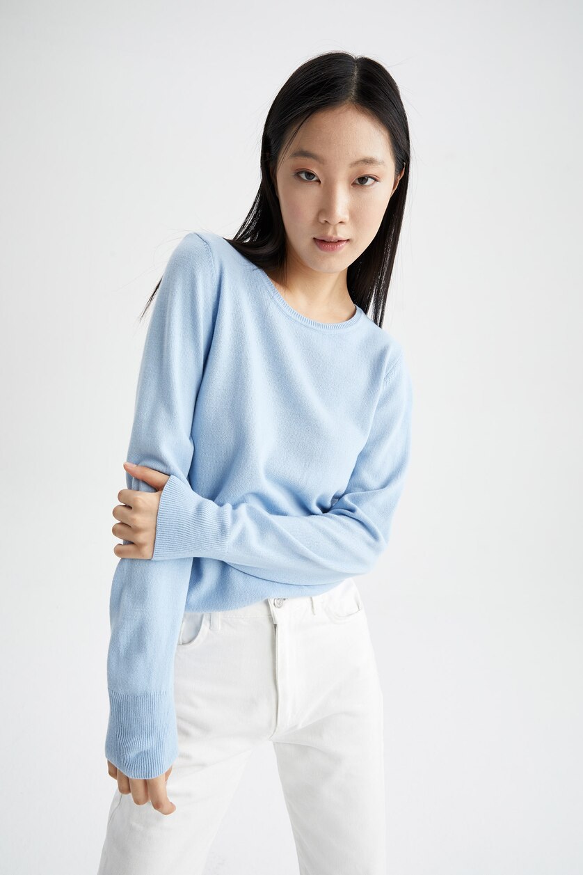 Blue WOMAN Regular Fit Pullover 2449095 | DeFacto