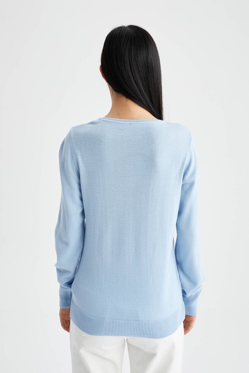 Blue WOMAN Regular Fit Crew Neck Pullover 2449095 | DeFacto