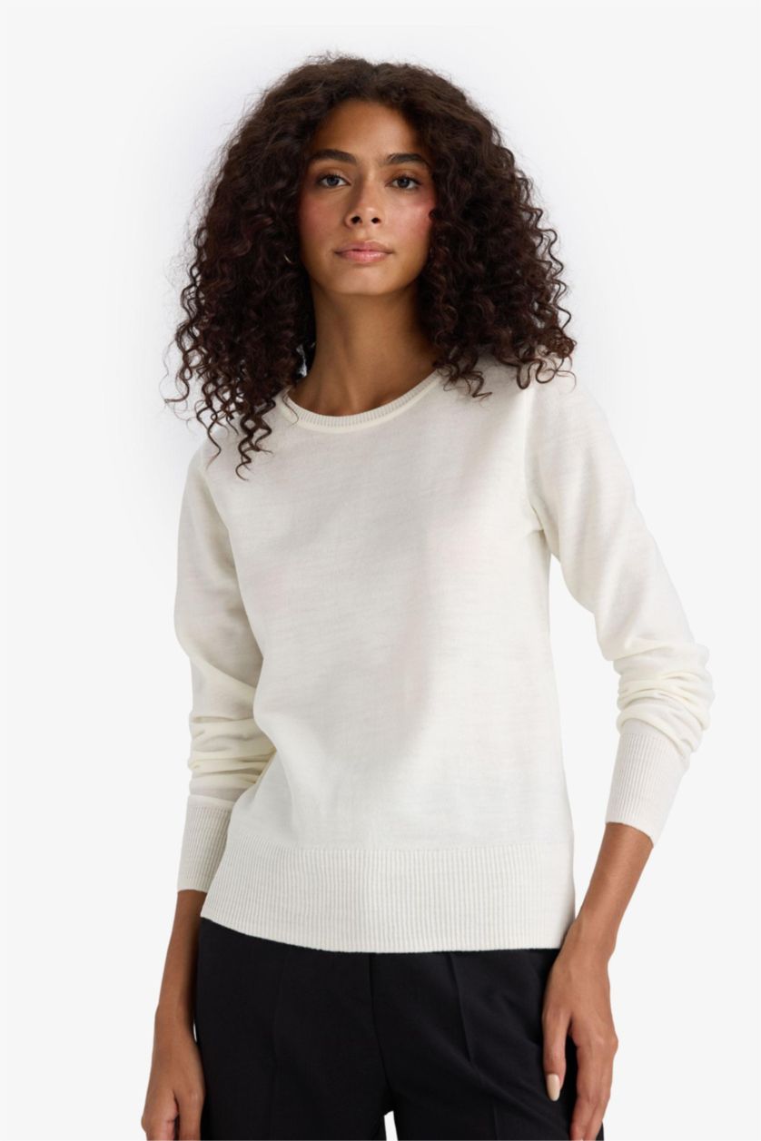 WOMAN Ecru Regular Fit Soft Textured Crew Neck Basic Knitted Pullover