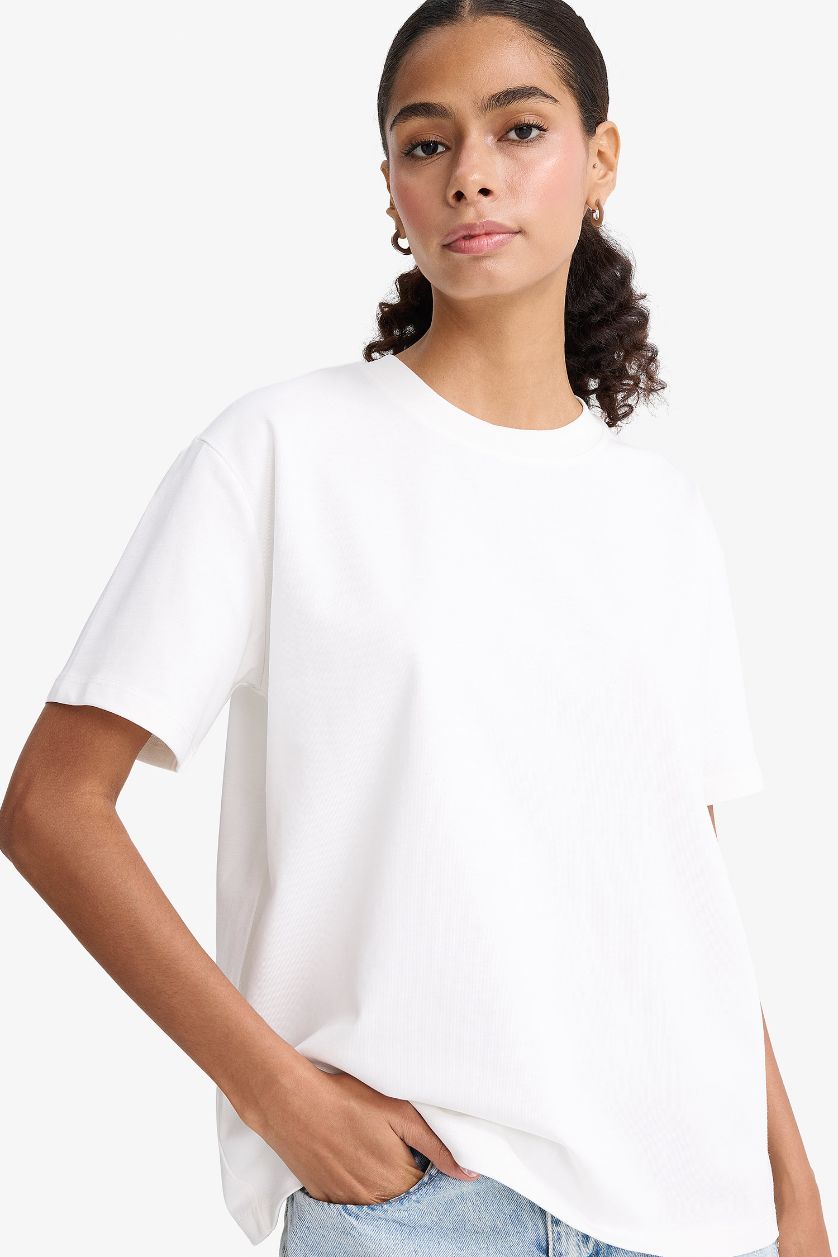 FEMME Écru T-shirt basique à col rond et manches courtes