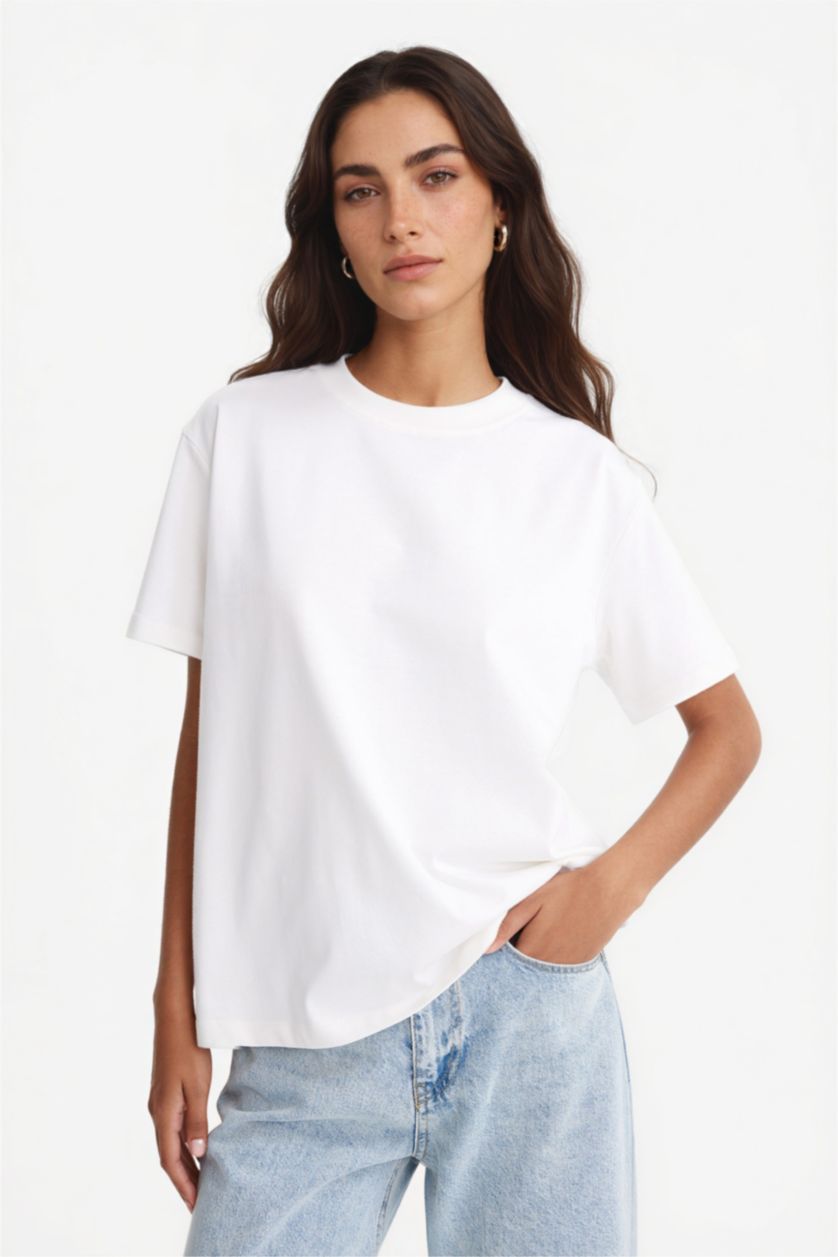 حريمي بيج فاتح تيشيرت بيزك بريميوم نص كم قصة عادية برقبة مستديرة