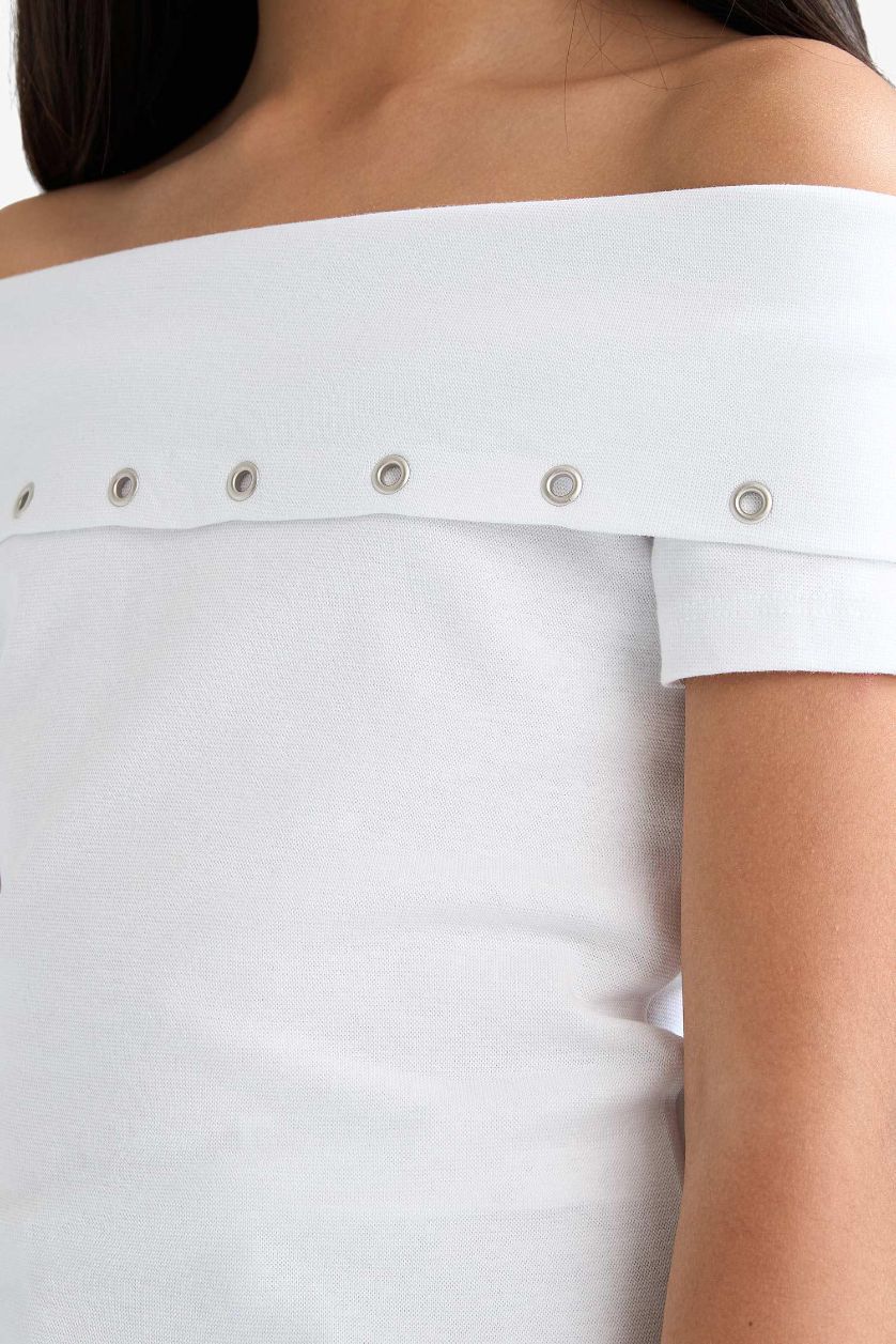 Kız Çocuk - Genç Kız Beyaz Slim Fit Dar Kesim Omzu Açık Yaka Baskılı Ribana Kısa Kollu Tişört Kız Çocuk