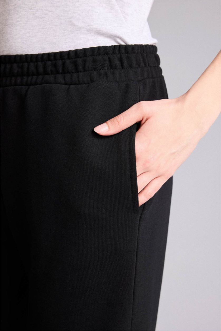 Kadın Siyah Straight Fit Beli Lastikli Basic Düz Cepli Eşofman Altı