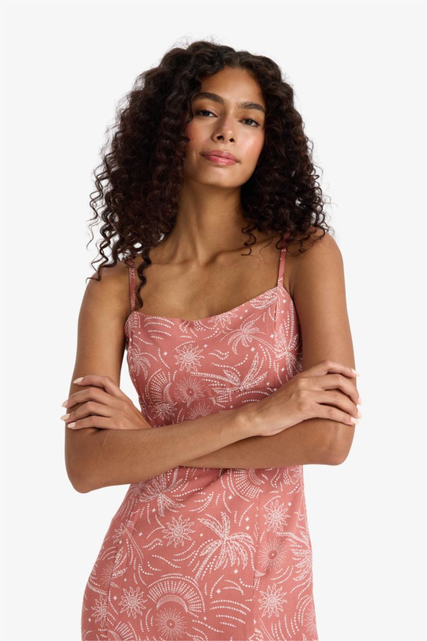 Kadın Gülkurusu Kare Yaka Desenli Yırtmaçlı Keten Karışımlı Askılı Midi Elbise