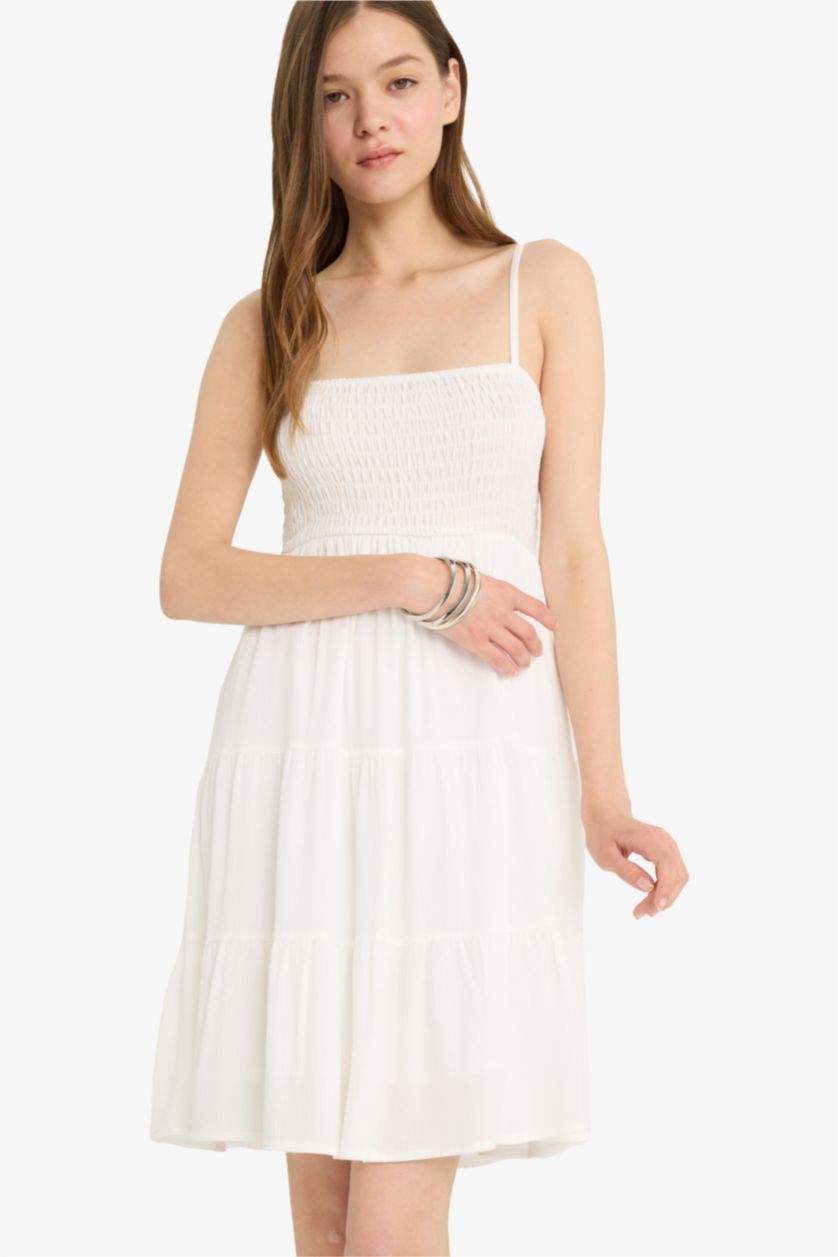 نساء بيج فاتح فستان قصير كرنكيل بحمالات