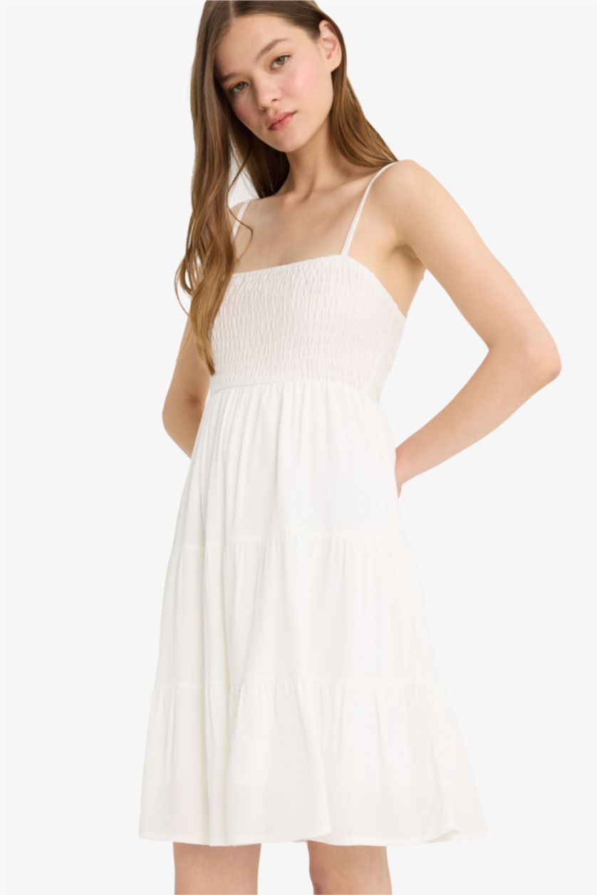 نساء بيج فاتح فستان قصير كرنكيل بحمالات