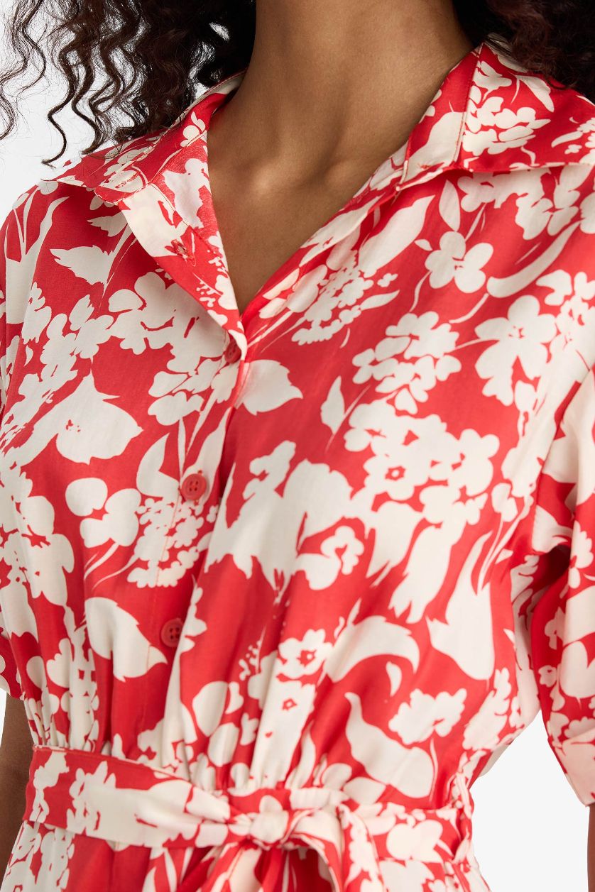 Kadın Kırmızı Gömlek Yaka Çiçek Desenli Kuşaklı Modal Kısa Kollu Midi Elbise