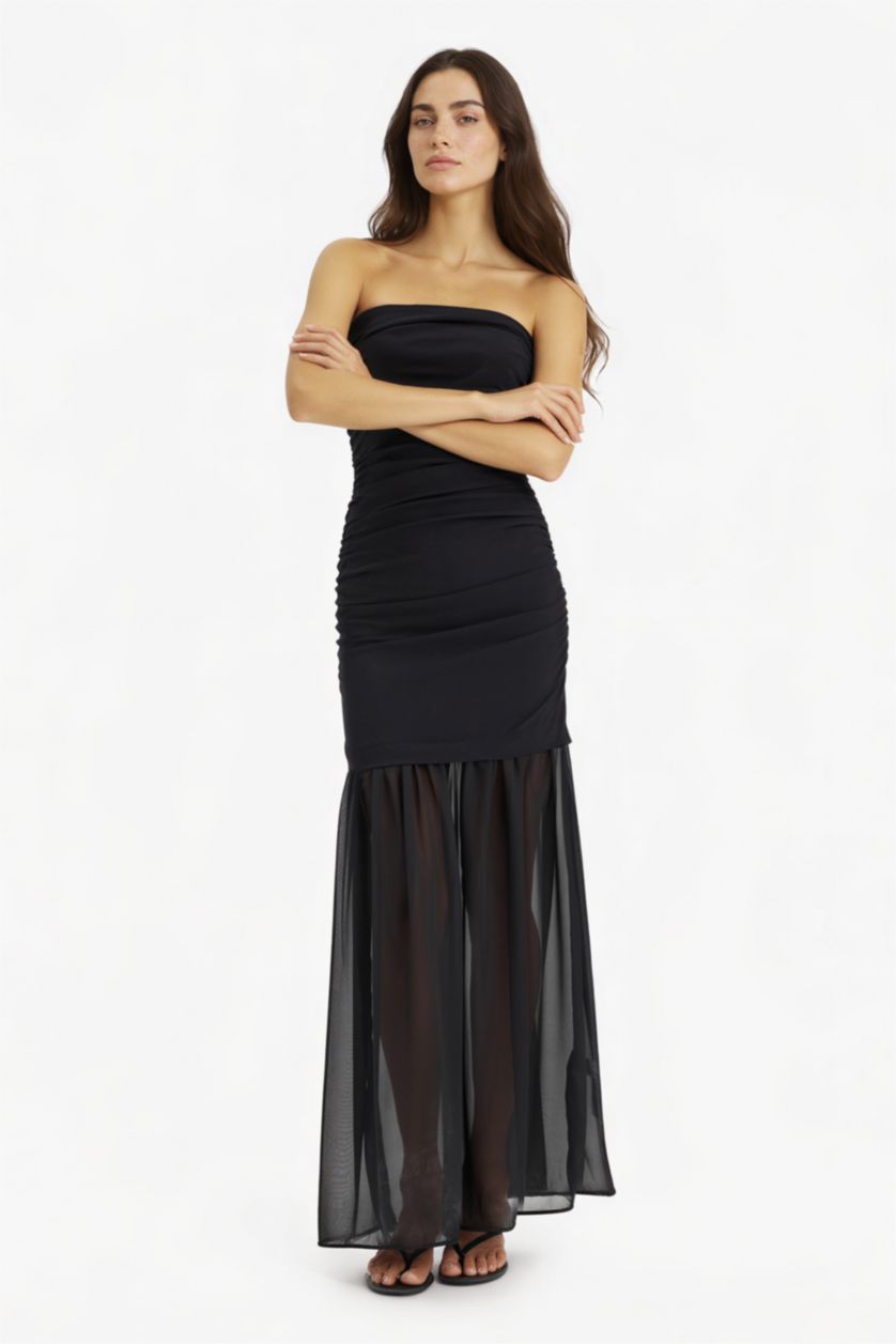 Woman Black Strapless Chiffon Strapless Midi Dress
