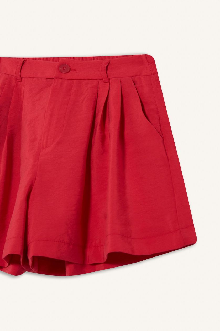 حريمي أحمر شورت بثلاثة جيوب