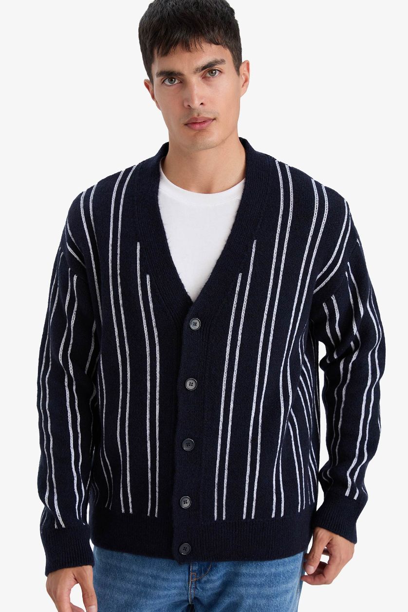 رجال كحلي سترة تريكو مخطط قصة مريحة برقبة V