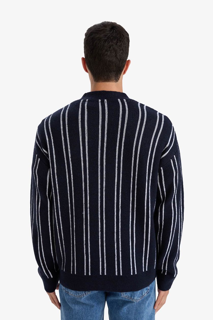 رجال كحلي سترة تريكو مخطط قصة مريحة برقبة V